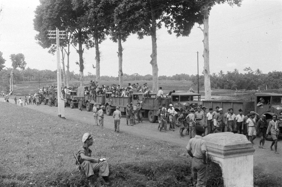 Koeningan Ook te Koeningan meldden zich TNI-troepen ter evacuatie, Bestanddeelnr 1531-3-3