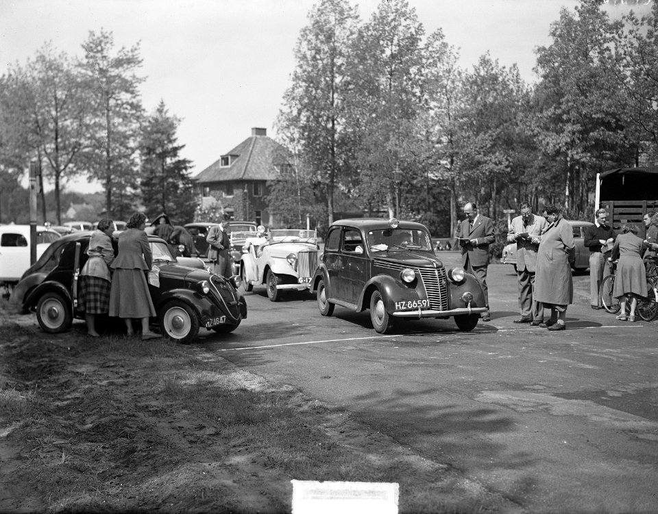 KNAC dames rit met belangrijke personen te Zeist, Bestanddeelnr 903-9738