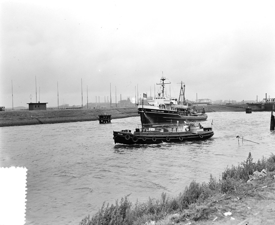 KLM Douglas DC6 in zee gestort, IJmuiden op zoek, uitvaren loodsboot en Noord Ho, Bestanddeelnr 906-6777