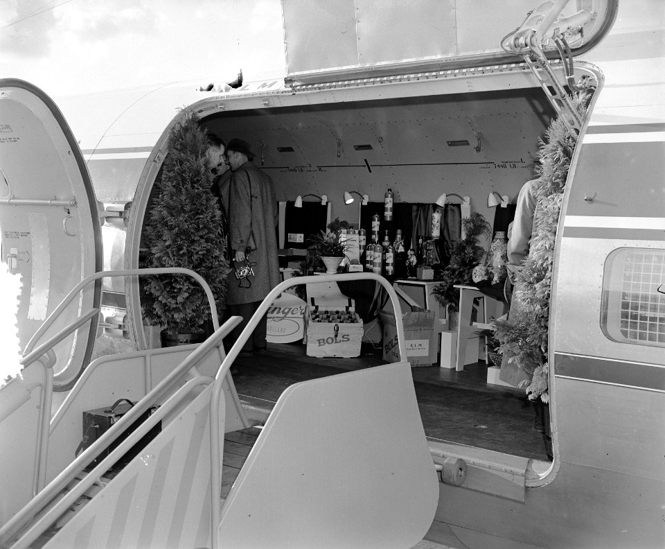 KLM DC 6A Liftmaster Ir. A. Damme (winnaar London-Christchurch Canterbury Cent, Bestanddeelnr 906-0869