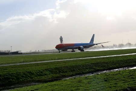 KLM B777-306ER (PH-BVA) at Amsterdam Airport Schiphol (10)