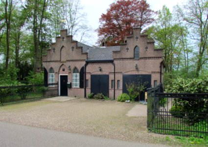 Koetshuis bij pastorie Martinuskerk Vaassen
