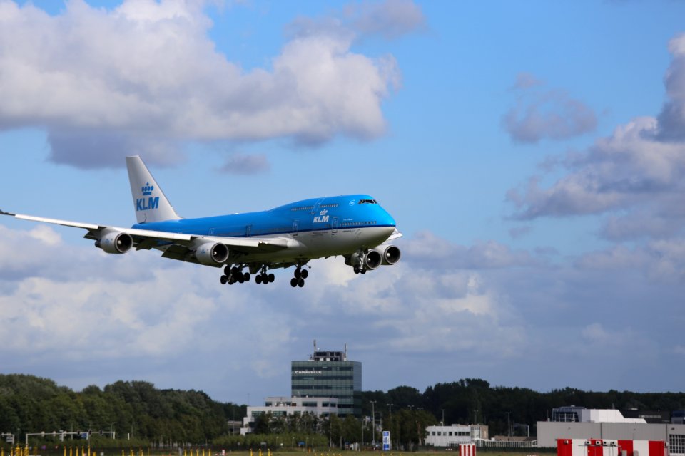 KLM Boeing 747-400 PH-BFS landing at EHAM 05