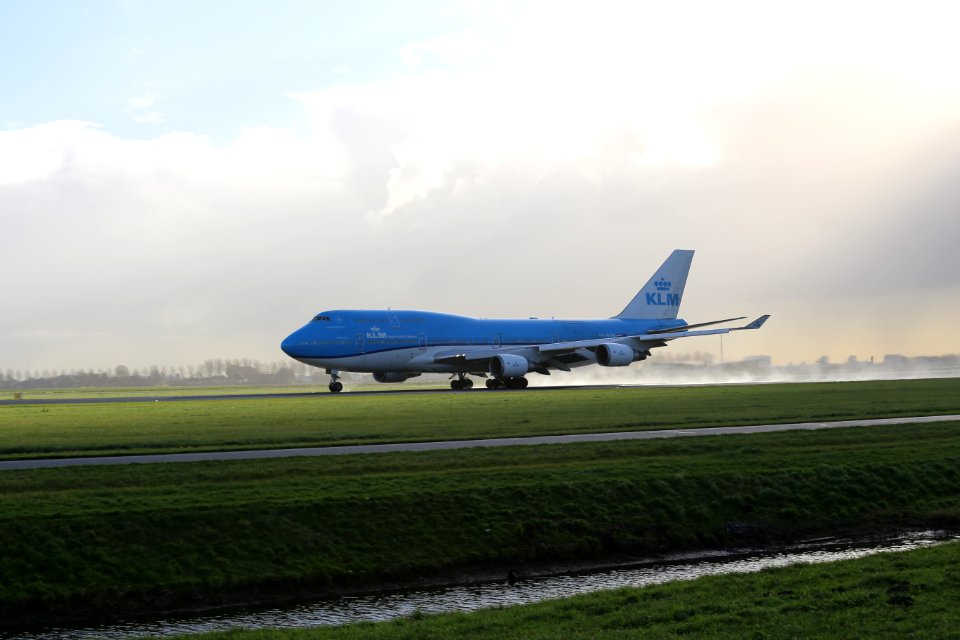 KLM Boeing 747-400 PH-BFW departing EHAM 5