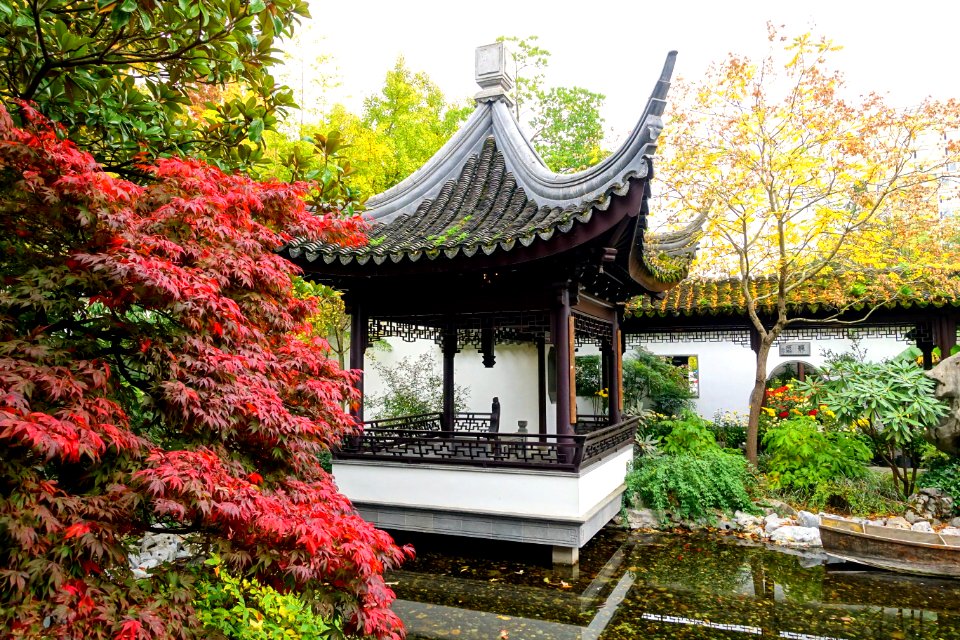 Knowing the Fish Pavilion - Lan Su Chinese Garden - Portland, Oregon - DSC01382
