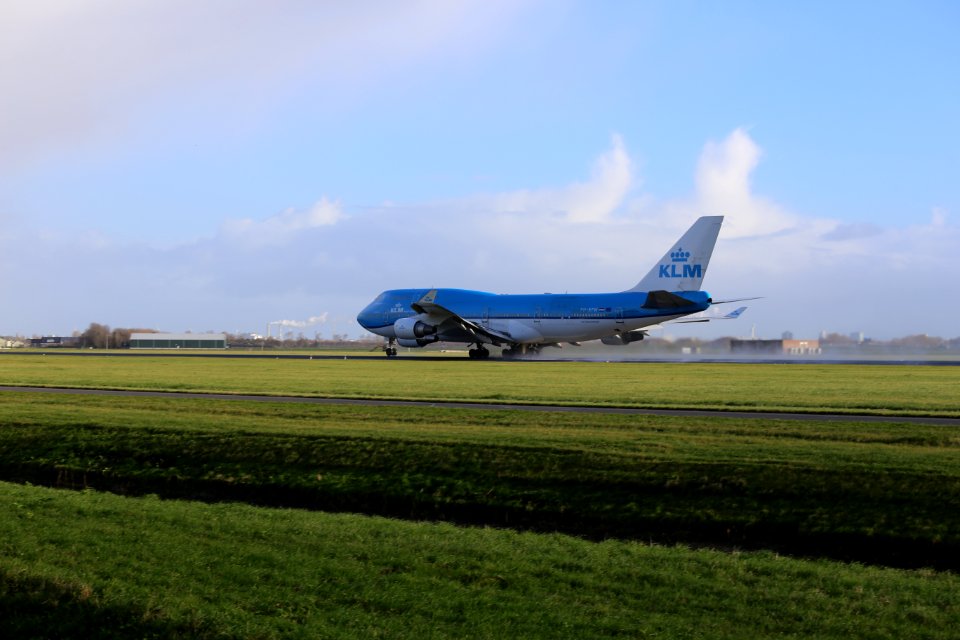 KLM Boeing 747-400 PH-BFW departing EHAM 8