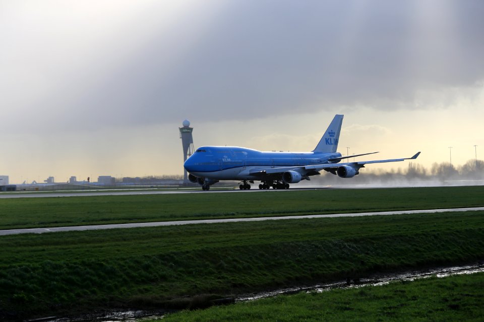 KLM Boeing 747-400 PH-BFW departing EHAM 3