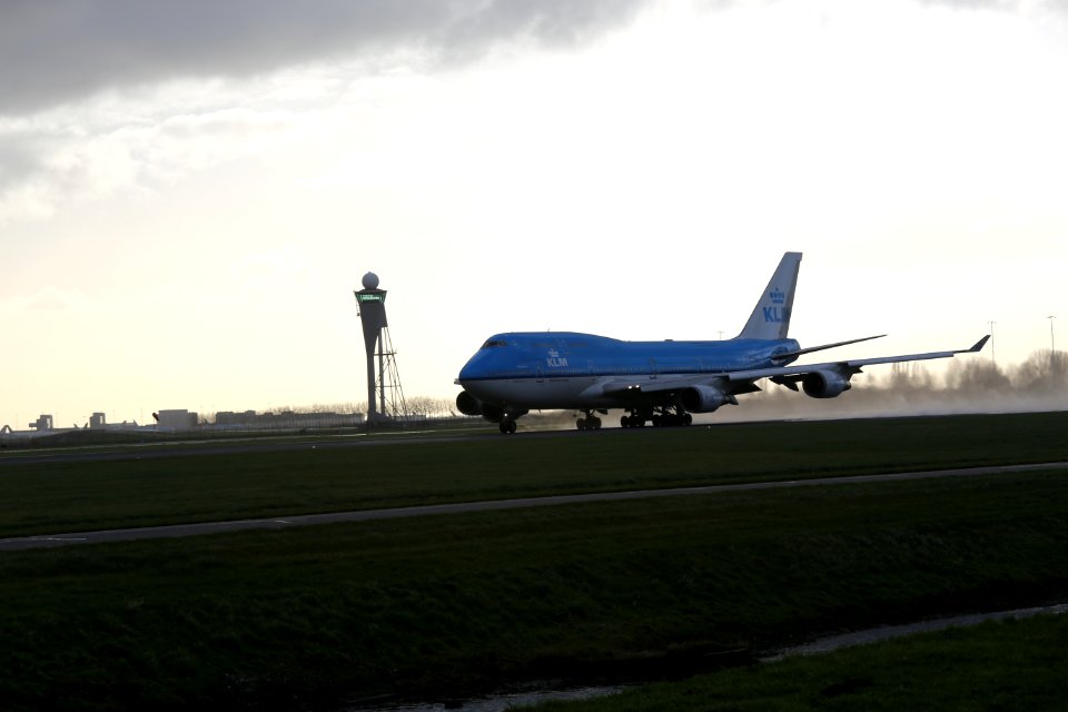 KLM Boeing 747-400 PH-BFH departing EHAM 2