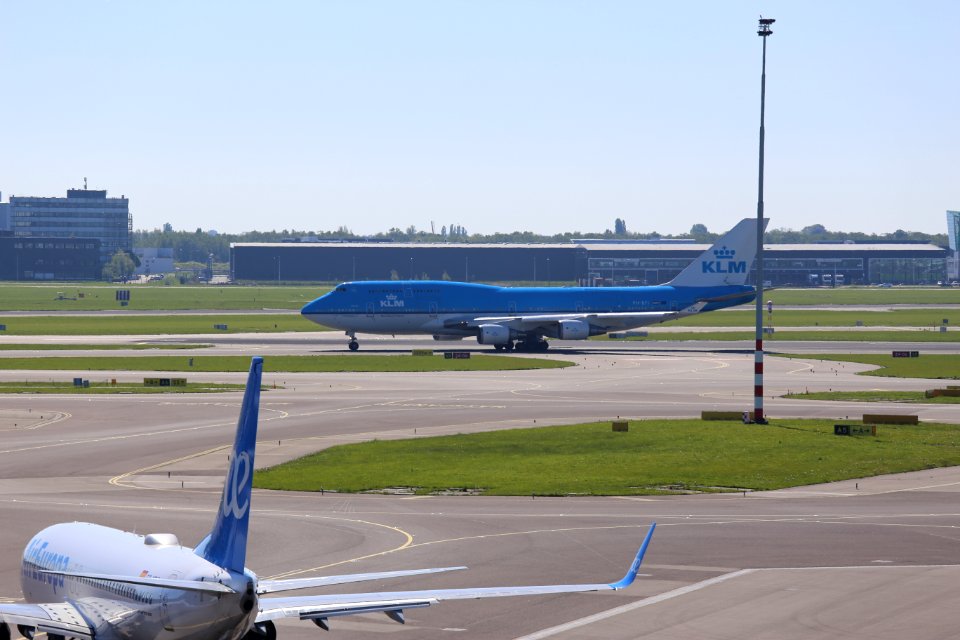 KLM Boeing 747-400 PH-BFI at EHAM 6