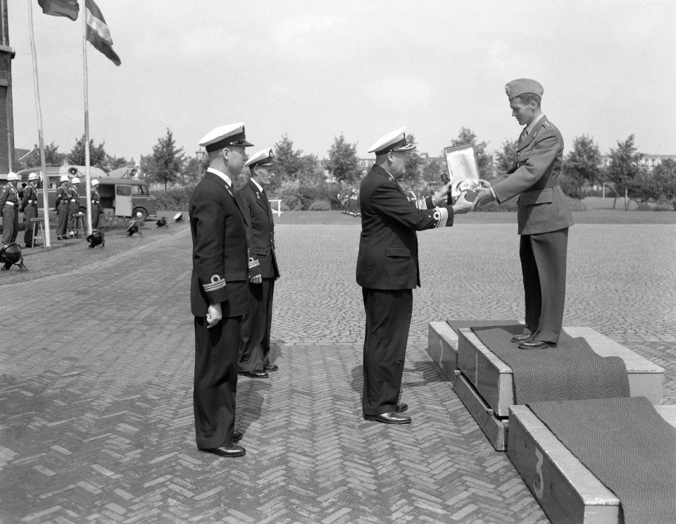 KMA Breda sluiting + prijsuitreiking militaire vijfkamp, Bestanddeelnr 907-2765
