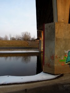Knautnaundorfer Elsterbrücke im Verlauf der Bundesstraße 186 -Strömungsteiler- Anfang März 2018