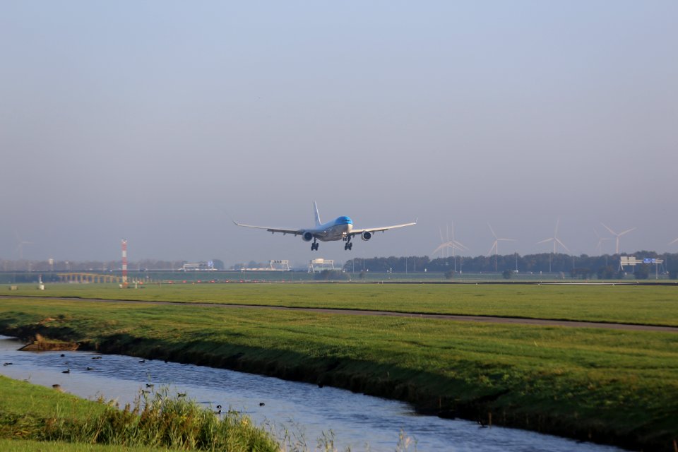 KLM Airbus A330-200 PH-AOD Landing at EHAM 2
