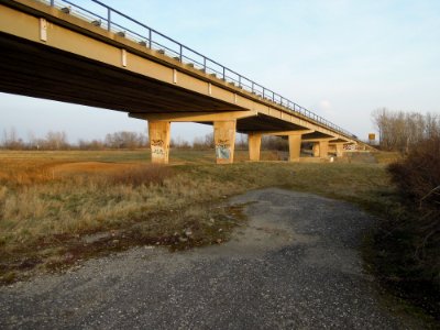 Knautnaundorfer Elsterbrücke im Verlauf der Bundesstraße 186 -Schrägsicht-West- Anfang März 2018