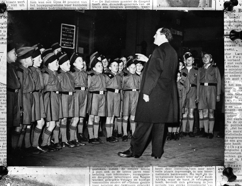 Knapenkoor van Oostenrijk zingt in Parijs, Bestanddeelnr 901-9814