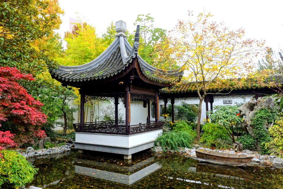 Knowing the Fish Pavilion - Lan Su Chinese Garden - Portland, Oregon - DSC01386