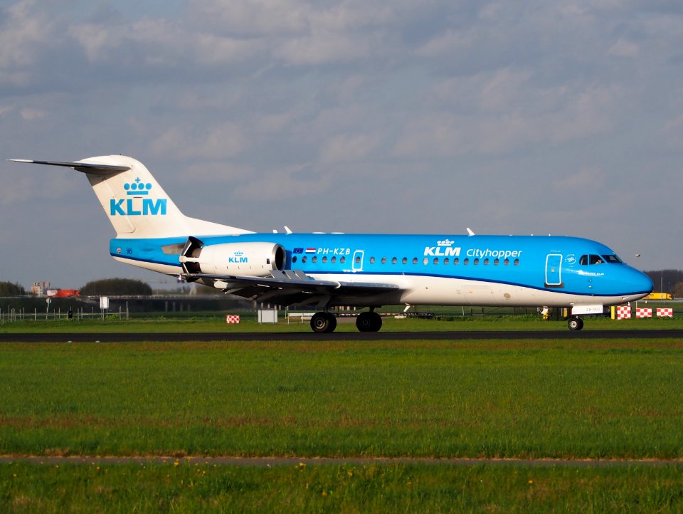 KLM Cityhopper PH-KZB Fokker 70-100 on the Polderbaan, Schiphol (AMS - EHAM), pic1