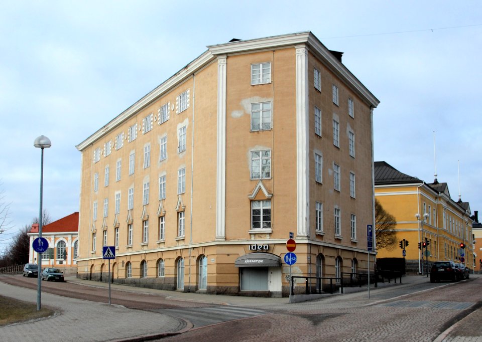 Kolmiotalo Oulu 20140418