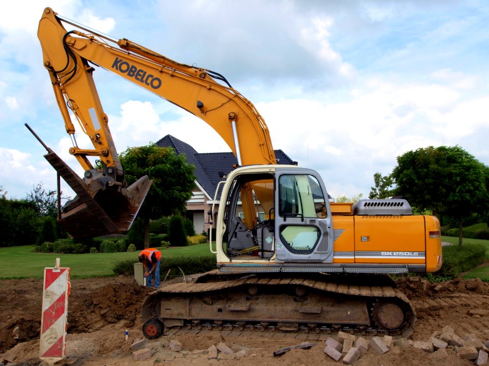 Kobelco SK 250LC p1