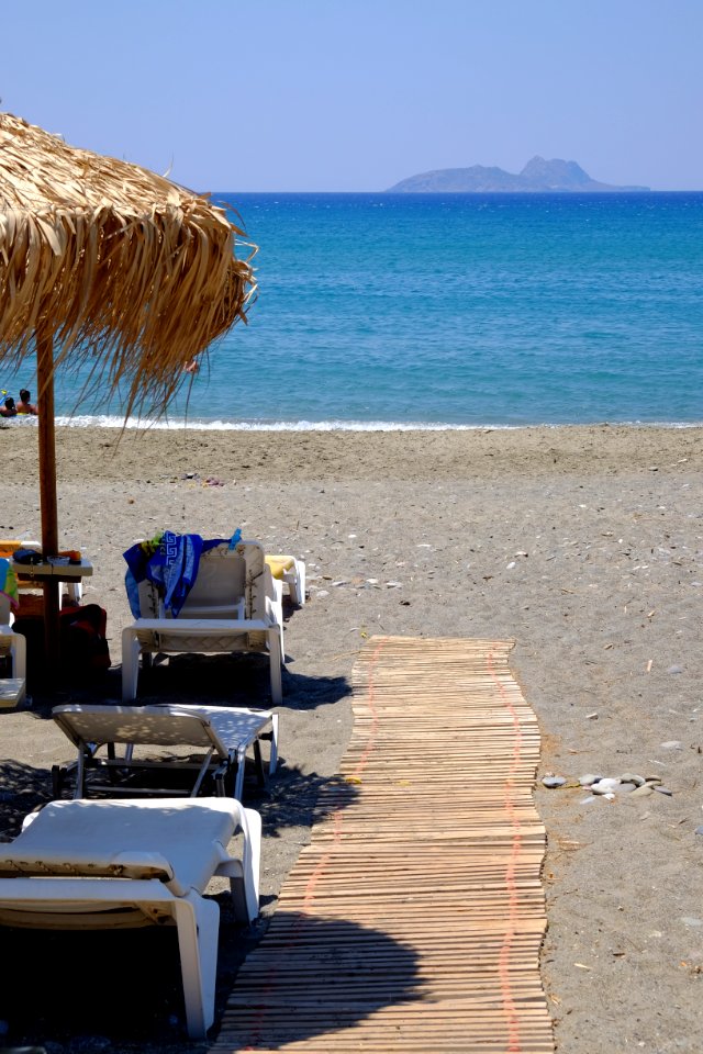 Kokkinos Pyrgo's beach and Paximadia islands 03