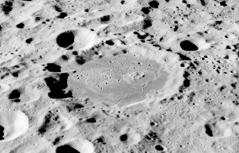 Kohlschütter crater AS16-M-0729