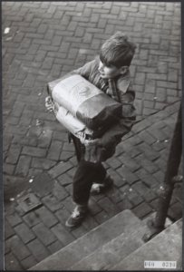 Kolenschaarste bij het begin van de winter Wanneer men uit een schrale beurs de, Bestanddeelnr 060-0390