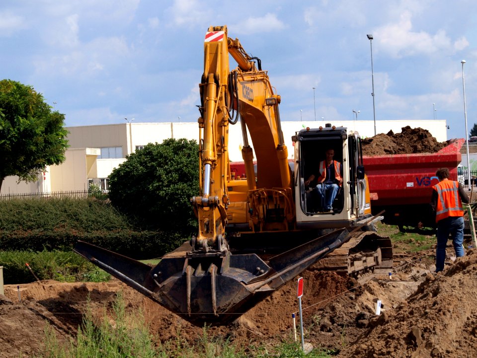 Kobelco SK 250LC p2