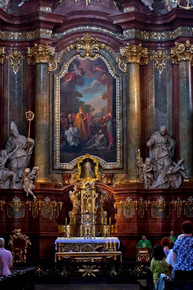 Kolegiata Poznańska Matki Boskiej Nieustającej Pomocy i św. Marii Magdaleny - Main altar