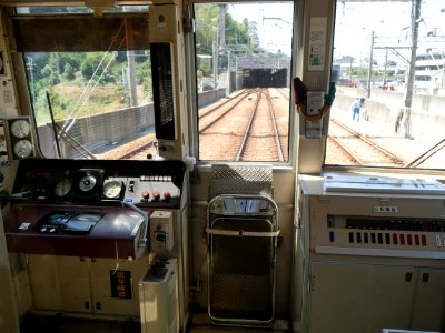 Kobe subway 1000 series cabin overview