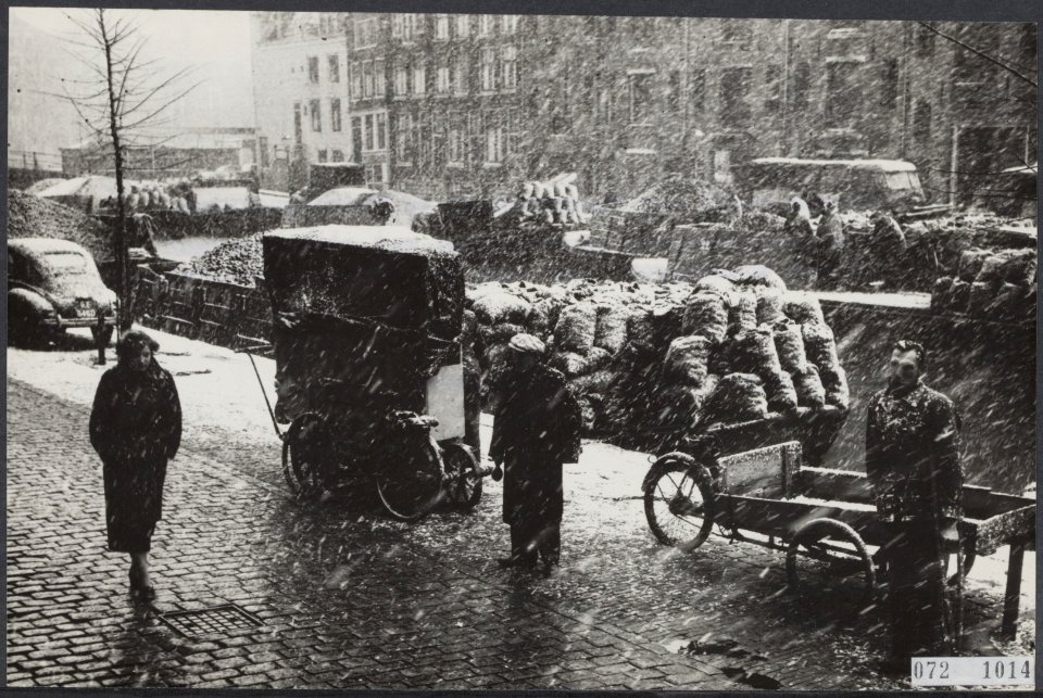 Kolenschuiten en draaiorgel, Bestanddeelnr 072-1014