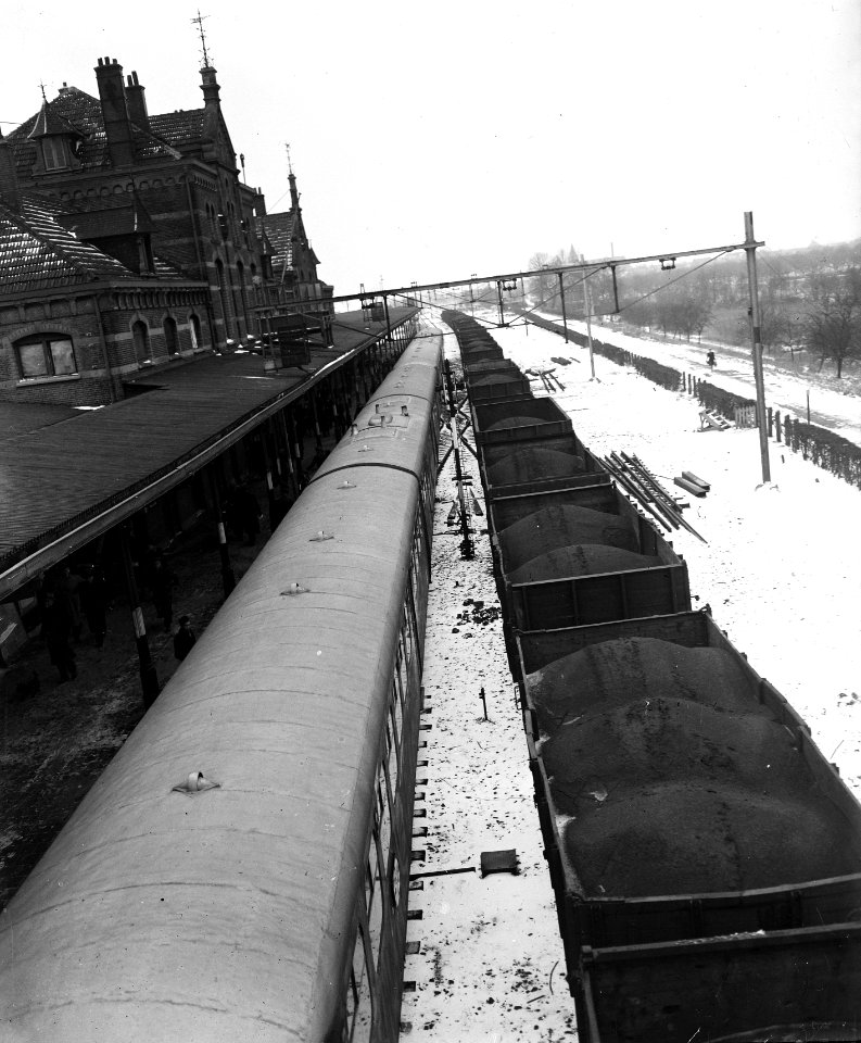Kolentrein op het station van Geldermalsen, Bestanddeelnr 934-5073