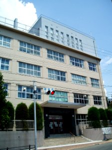 Kobe-Yamate-Univ-2012081802