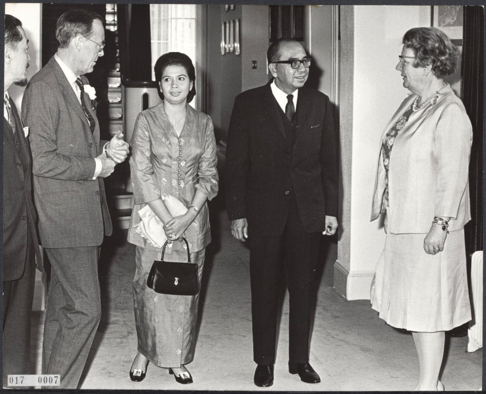 Koninklijk huis, koninginnen, prinsen, ontvangsten, minister-presidenten, Bernha, Bestanddeelnr 017-0007