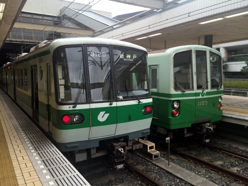 Kobe subway 1000 and 3000