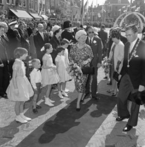 Koninklijk gezin in Middelburg (in de helicopter), Bestanddeelnr 913-8943