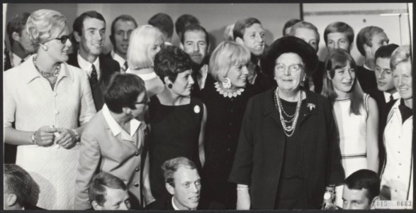 Koninklijk huis, koninginnen, bezoeken, Olympische Spelen, sporten, groepen, Ber, Bestanddeelnr 015-0663