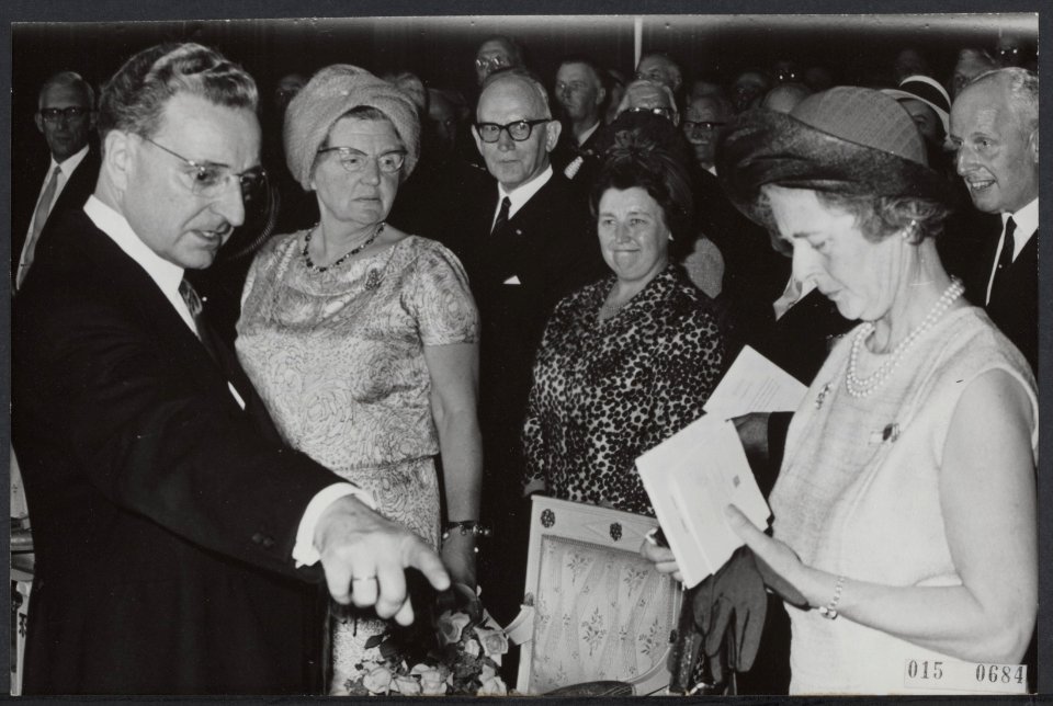 Koninklijk huis, koninginnen, bezoeken, herdenkingen, Bestanddeelnr 015-0684