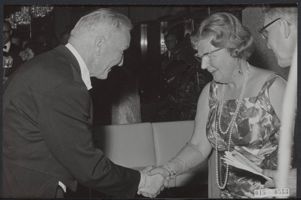 Koninklijk huis, koninginnen, bezoeken, concerten, ambassadeurs, Juliana, koning, Bestanddeelnr 015-0553