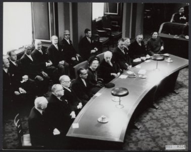 Koninklijk huis, koninginnen, bezoeken, herdenkingen, parlementen, Berghuis W.P., Bestanddeelnr 015-0724