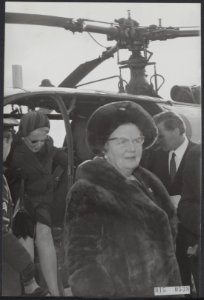 Koninklijk huis, koninginnen, bezoeken, helicopters, Botlek, Juliana, koningin, , Bestanddeelnr 015-0538
