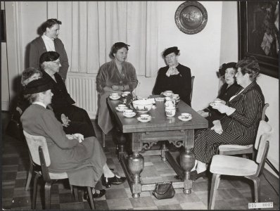 Koninklijk huis, bezoeken, tentoonstellingen, groepen, Ansingh L., Bauer-Stumpff, Bestanddeelnr 015-0047