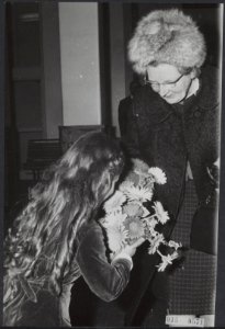 Koninklijk huis, koninginnen, bezoeken, congressen, bloemen, Hall Mw VV, Juli, Bestanddeelnr 015-0571