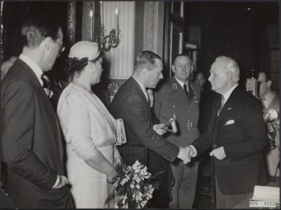 Koninklijk huis, prinsen, decoraties, officieren, Aler I.A., Baretta H., Bernhar, Bestanddeelnr 016-0112