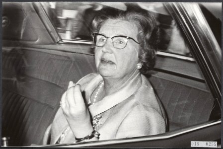 Koninklijk huis, auto's, koninginnen, Juliana, koningin, Utrecht, Bestanddeelnr 018-0255