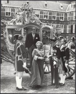 Koninklijk huis, prinsen, prinsessen, prinsjesdag, koetsen, Bernhard, prins, Cla, Bestanddeelnr 018-0331