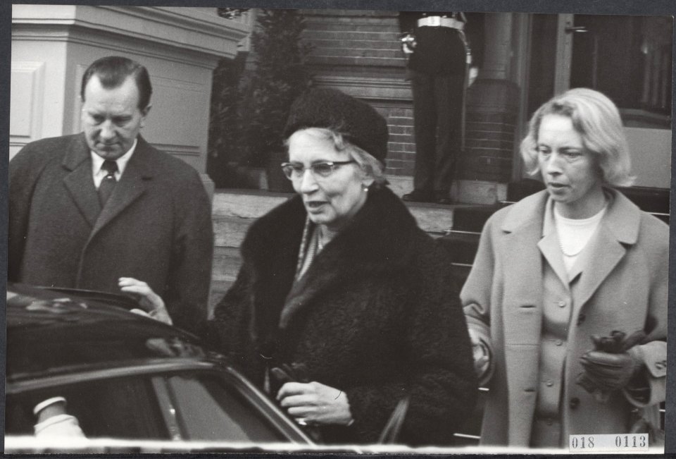 Koninklijk huis, huwelijken, VERTREKKEN, moeders, zusters, Amsberg Mw V, Amsbe, Bestanddeelnr 018-0113