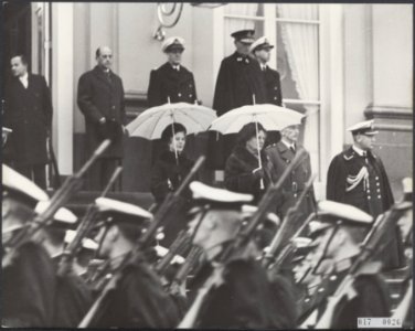 Koninklijk huis, koninginnen, prinsen, parades, mariniers, Bernhard, prins, Juli, Bestanddeelnr 017-0026