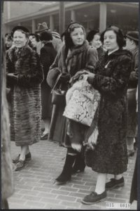Koninklijk huis, bezoeken, studenten, bijeenkomsten, Juliana, koningin, Leidse V, Bestanddeelnr 015-0018