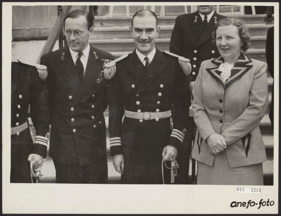 Koninklijk huis, koninginnen, prinsen, ontvangsten, officieren, uniformen, Bernh, Bestanddeelnr 014-1234