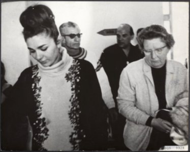 Koninklijk huis, prinsessen, koninginnen, keizers, bezoeken, vakanties, Farah Di, Bestanddeelnr 018-0939