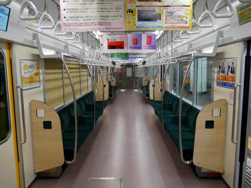 Kobe subway 6133 inside 20190914